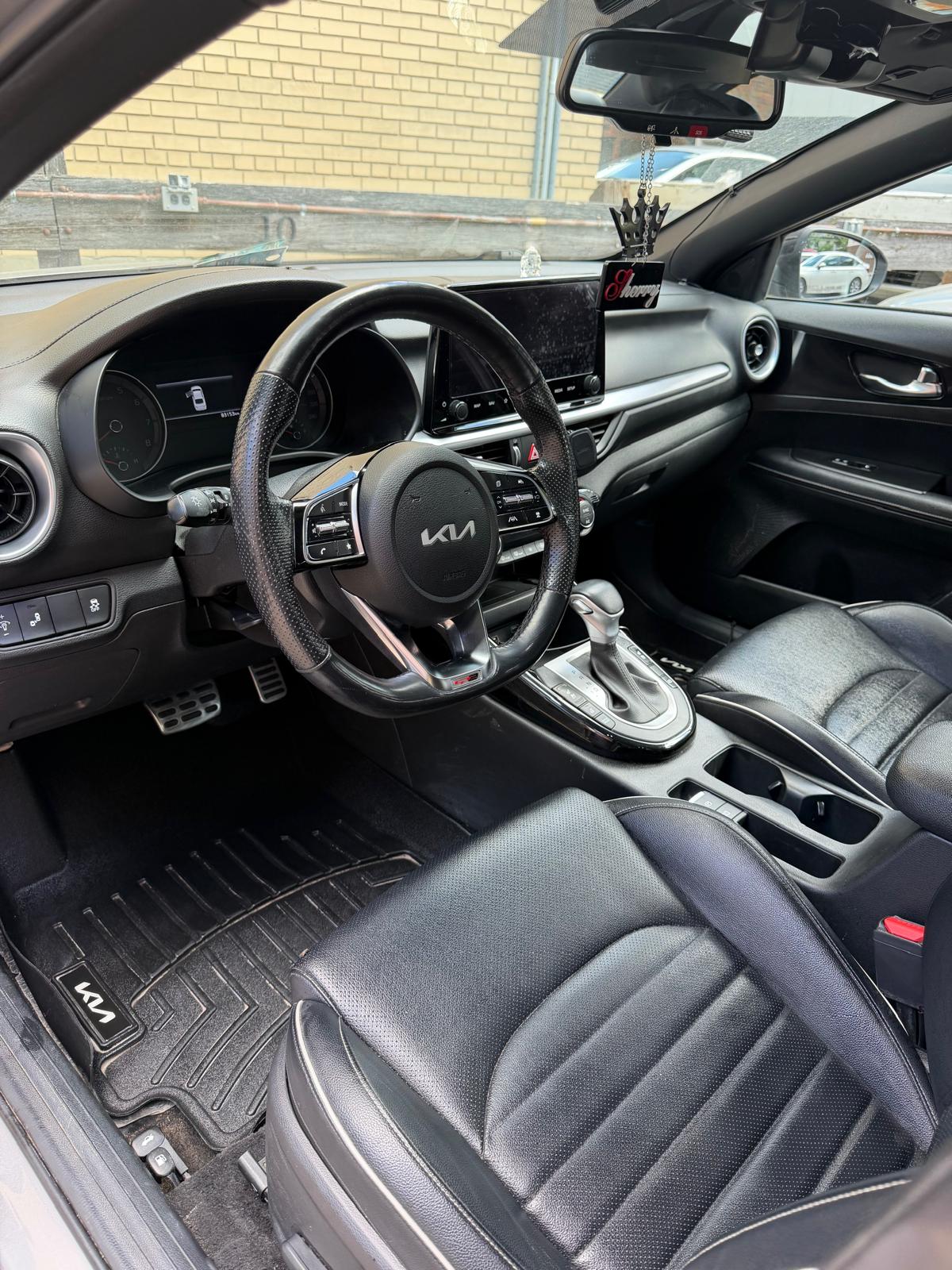Kia front cabin after detailing
